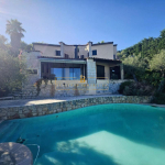 ARCHITECT-DESIGNED VILLA