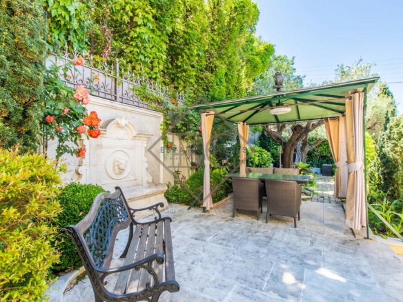 Élégante villa au c?ur du Cap d’Antibes, plage à pieds
