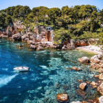 Elegant villa at the heart of Cap d&#39;Antibes, beach on foot