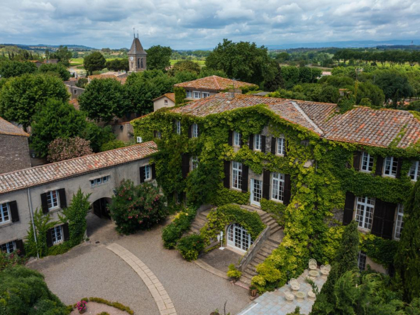 Domaine de caractère aux prestations haut de gamme, emplacement stratégique au coeur de l’Aude!