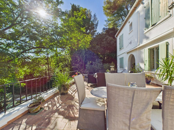 EXCLUSIVE // HOUSE WITH DEVELOPE / VILLENEUVE LES AVIGNON 8 PIECES 194 M2