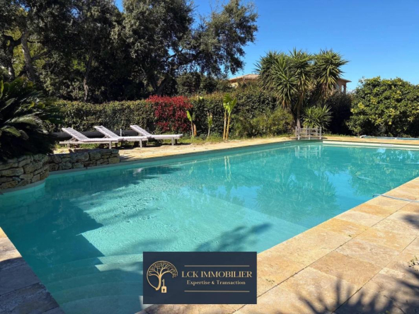 Saint-Aygulf ? Maison de 250m² avec Vue sur Mer et Piscine à Vendre