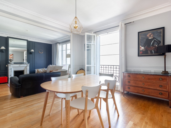 Beautiful apartment – ​​3 bedrooms – Bécon town centre – 96m²