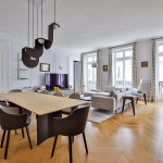 Beautiful corner apartment with a continuous balcony overlooking a monument, 3 bedrooms and an office