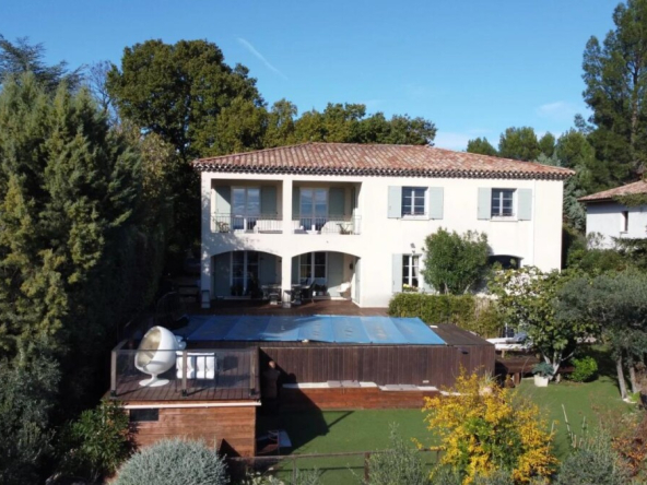 Villa de standing avec vue à Rochefort du Gard