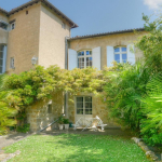 House, apartment and offices on 327m²