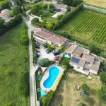 Walls and background of a 15-room hotel in Saumane de Vaucluse