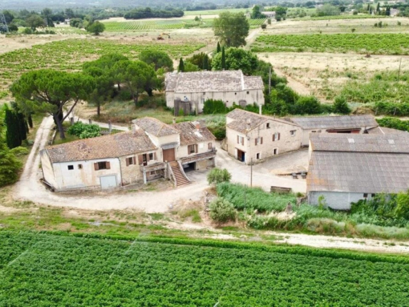 Ménerbes - Bastide of 320 m2 in the heart of nature