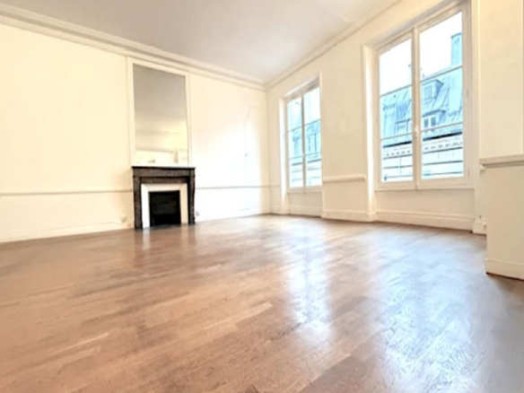 PARIS 6th arrondissement, Rue de l'Odéon, 4/5 rooms