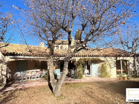 VILLA DE 3 CHAMBRES piscine C.E.S. résiduel