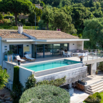 Saisissez cette villa rare dès aujourd?hui et réalisez plus d?1 M? d?économie ? Jouissance différée dans 8 ans / Secure a Rare Luxury Villa Today and Save Over ?1M ? Deferred Possession in 8 Years