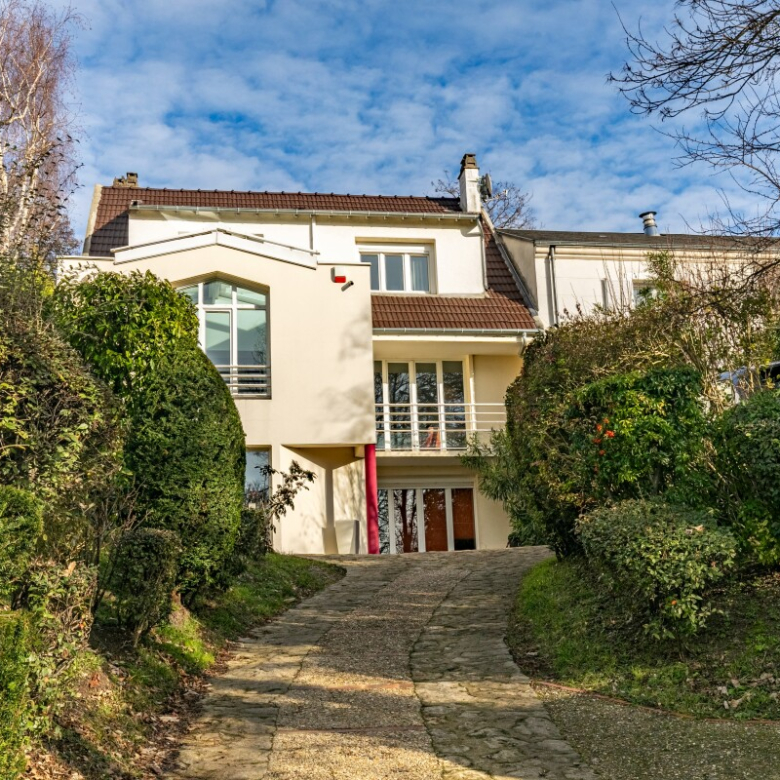 VILLA EN EXCLUSIVITE – CAP D’ANTIBES – VERSANT OUEST