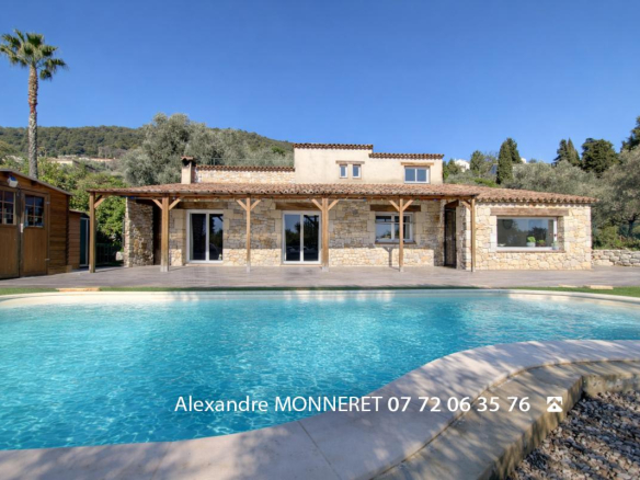 LE TIGNET villa 208 m2 + piscine vue dégagée sur le lac de S