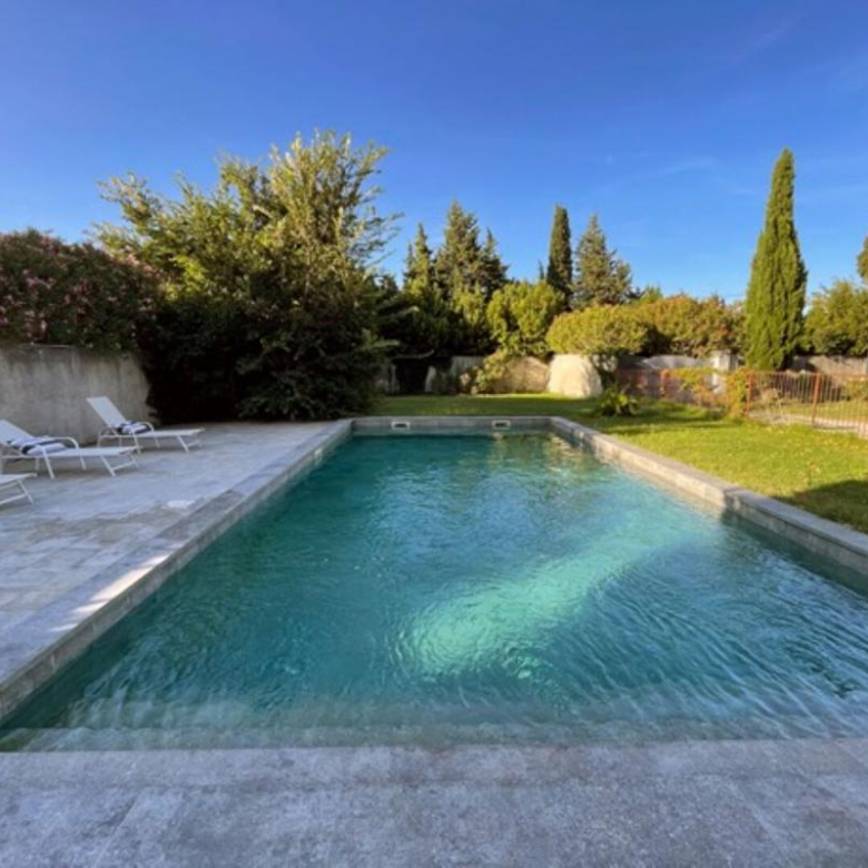 Detached house with terrace