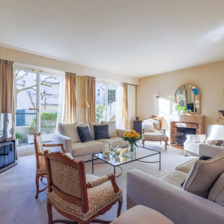 Magnfique Propriété Située au bord du golf  MAURICE