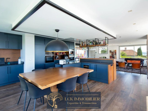 SAINT-AYGULF (Fréjus) ? Villa contemporaine VUE MER 188 m², 4 chambres, piscine miroir, garage, à 15 minutes du centre et plages