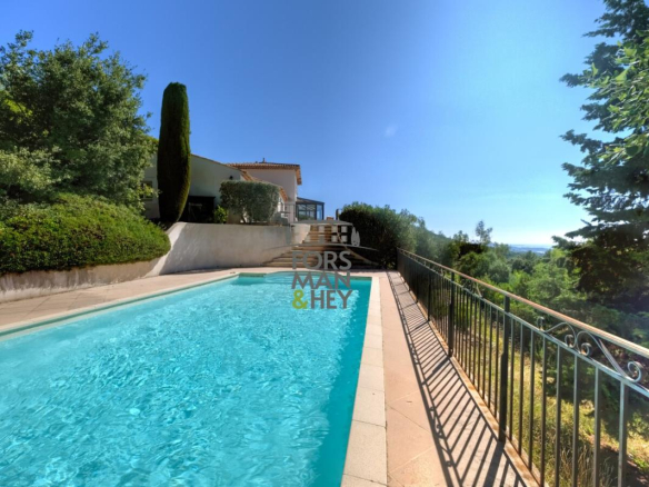 Peymeinade : Villa au calme avec vue mer