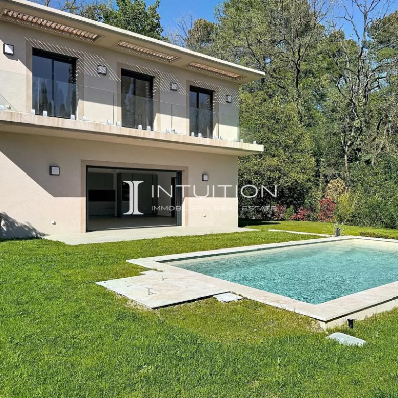 Mougins – Grande Bastide : Villa contemporaine avec piscine