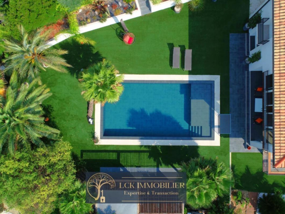 SAINT-AYGULF (Fréjus) ? Villa contemporaine VUE MER 188 m², 4 chambres, piscine miroir, garage, à 15 minutes du centre et plages