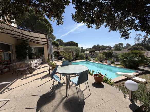 Puget sur Argens – Property with swimming pool + annex (135+45m2)