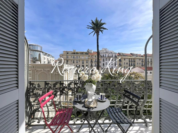 Appartement de caractère – Victor Hugo – Nice Carré d?or –