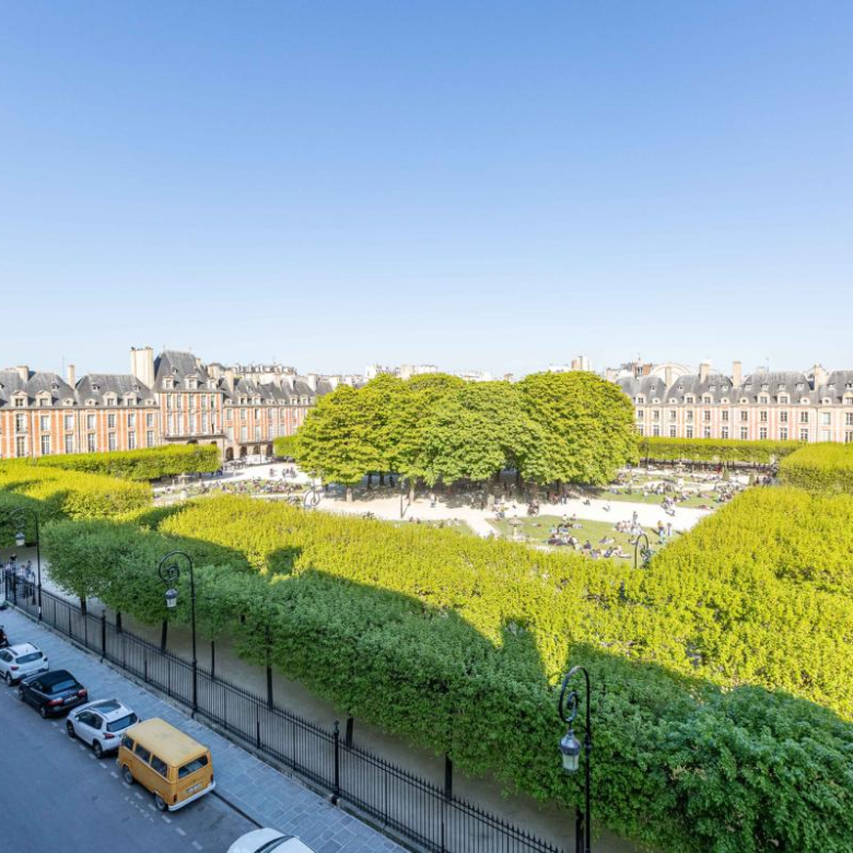 148m² – 3rd floor with elevator – 3/4 bedrooms