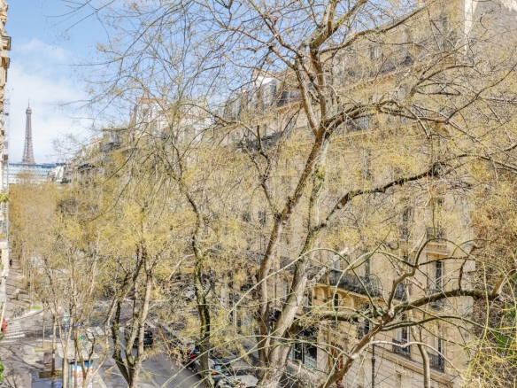 148m² – 3rd floor with elevator – 3/4 bedrooms