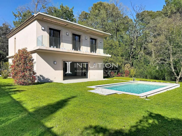 Mougins – Grande Bastide: Elegant contemporary villa with swimming pool, in the heart of a prime location