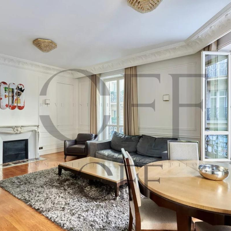 75007 PARIS – Gros caillou  – 3 chambres Balcon filant