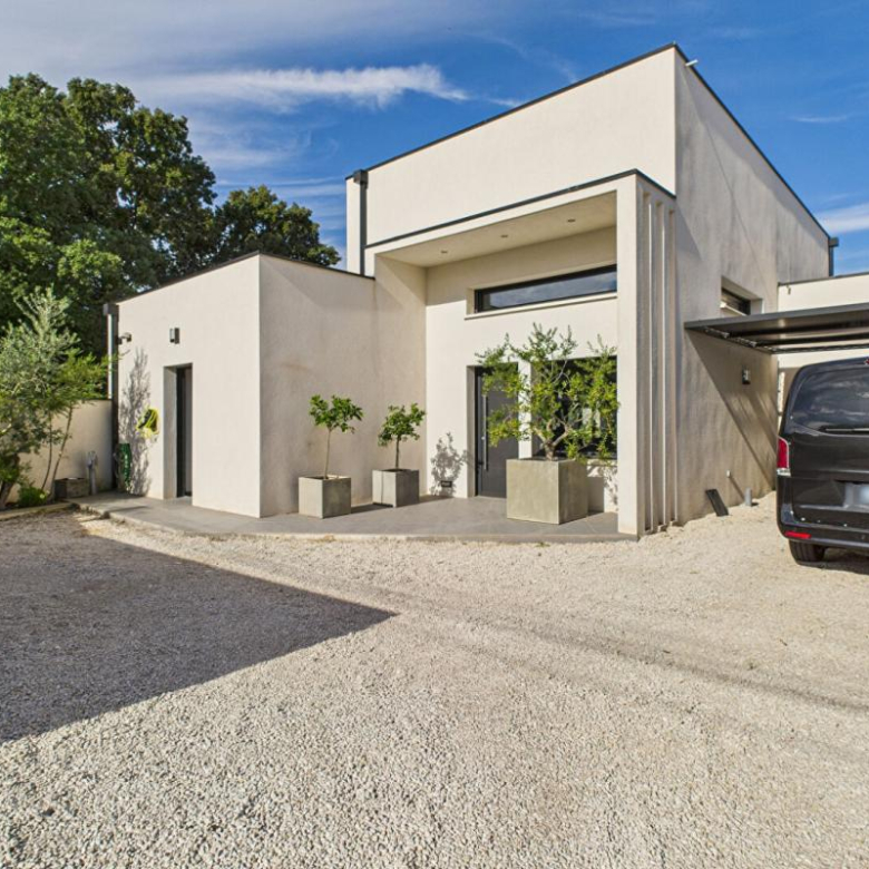 360m2 PROPERTY / BARTHELASSE ISLAND