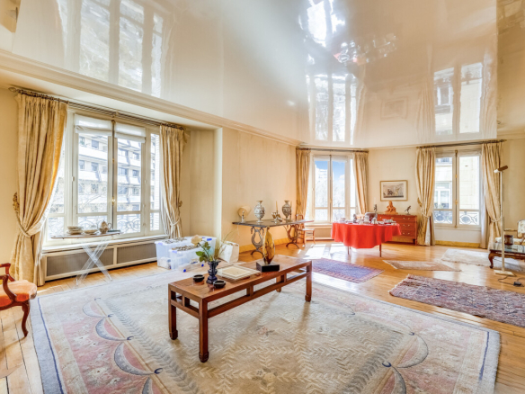 148m² – 3rd floor with elevator – 3/4 bedrooms