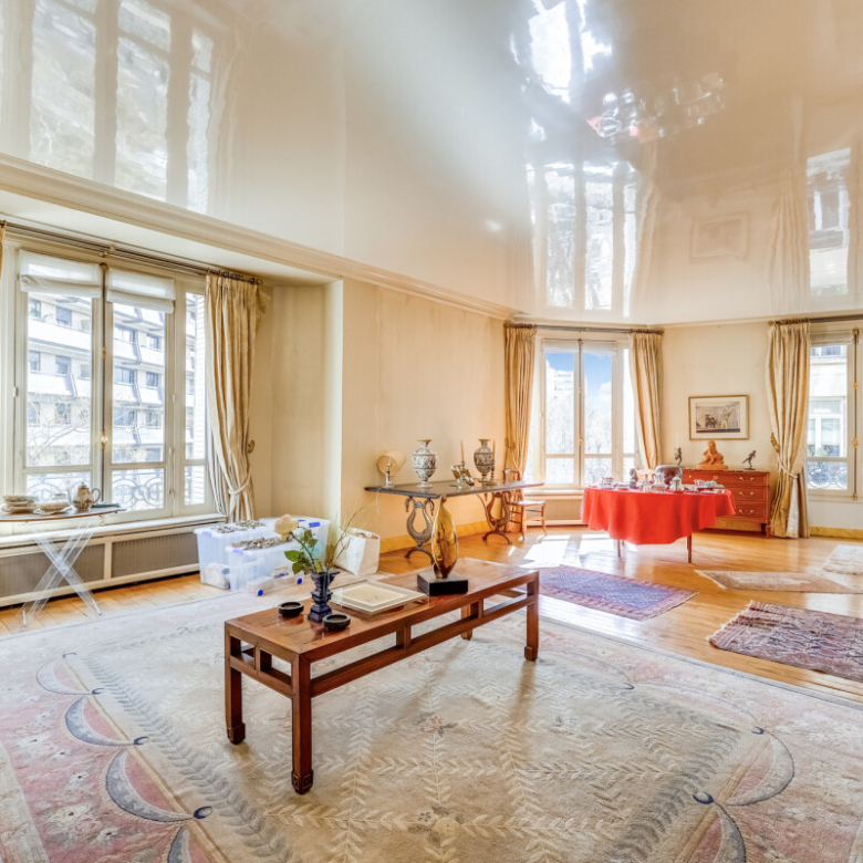 COURBEVOIE? 4 ROOMS 113 m²? TOP FLOOR? VIEW OF LA DÉFENSE? NO WORK REQUIRED