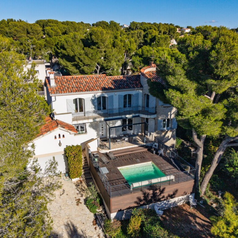 196m² villa in perfect condition near the village of Cabris