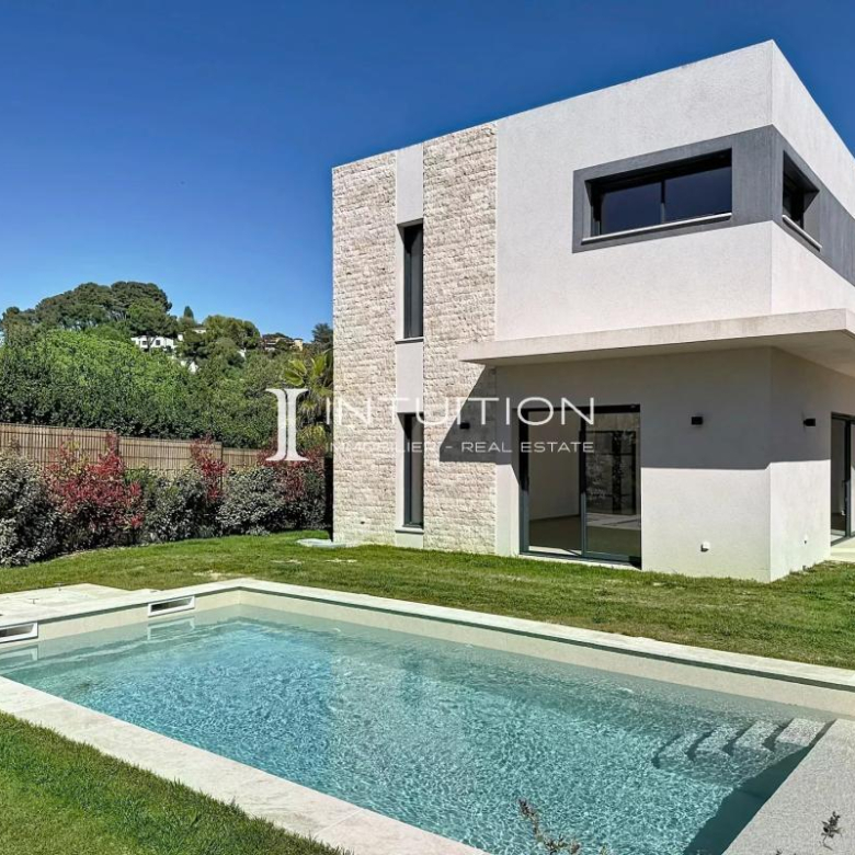 Mougins – Grande Bastide : Elégante villa contemporaine avec piscine,  au cœur d’un quartier privilégié