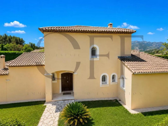 MARSEILLE 12ᵉ – DOMAINE PRIVÉ SÉCURISÉ Élégante propriété de 220 m² sur 1 660 m² de terrain paysager • 4 chambres • Piscine • Double garage
