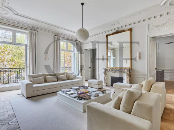 75008 PARIS – Exceptional apartment – ​​Triangle d’Or