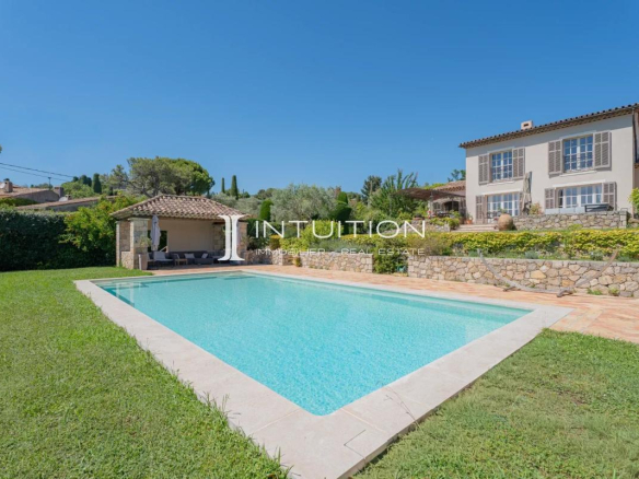 Mougins – Les Colles: Prestigious property with panoramic views of the village