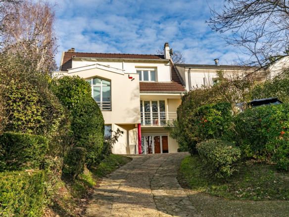 Maison de 186 m2 centre ville  /4 chambres / séjour de 68 m2