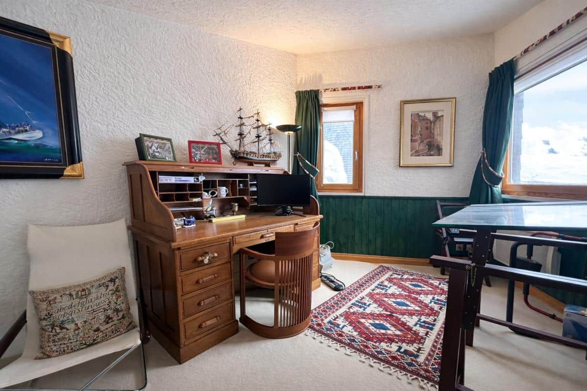 Bureau dans un appartement au dernier étage avec vue sur la vallée de Morzine, Avoriaz.
