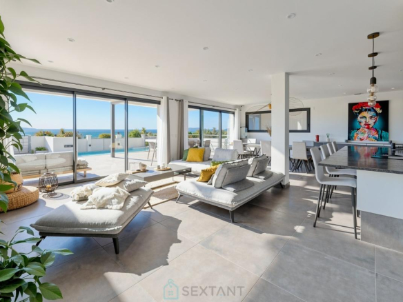 Luxury real estate photo | Charming Properties