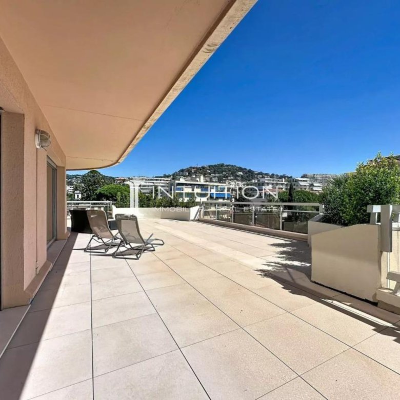 Luxury real estate photo | Charming Properties