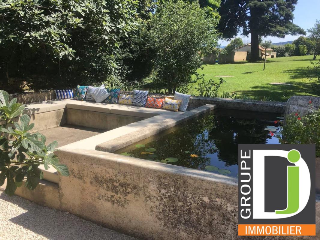 Bastide d’Exception à Montmeyran Bastide du XIXe siècle avec jardin et bassin à Montmeyran.