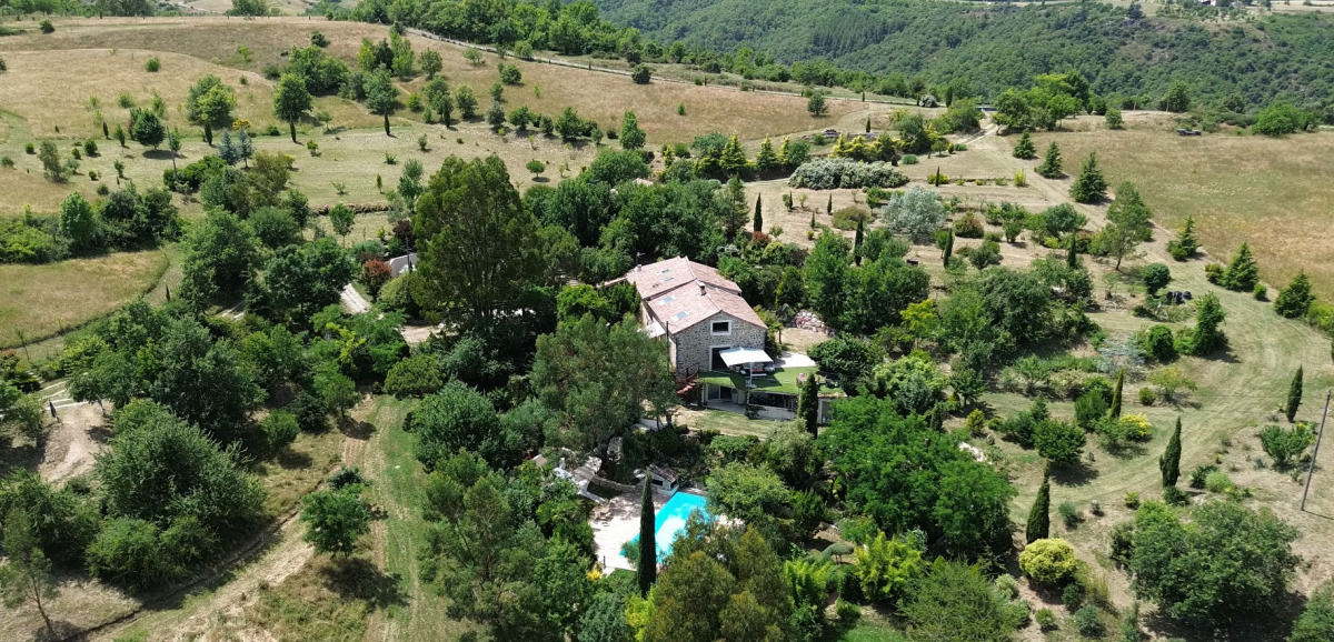 Luxury real estate photo | Charming Properties