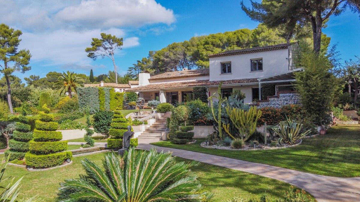 Property in Biot Villa with landscaped garden and garage in Biot, French Riviera.