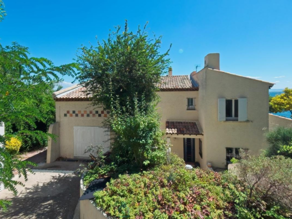 Villa d'exception avec vue sur l'étang, Port des Heures Claires à Istres.