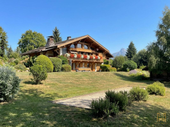 Luxury real estate photo | Charming Properties