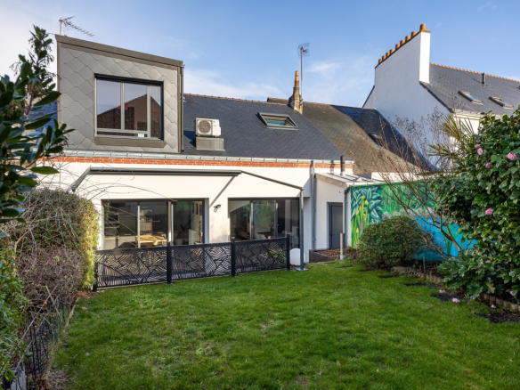 Luxury real estate photo | Charming Properties
