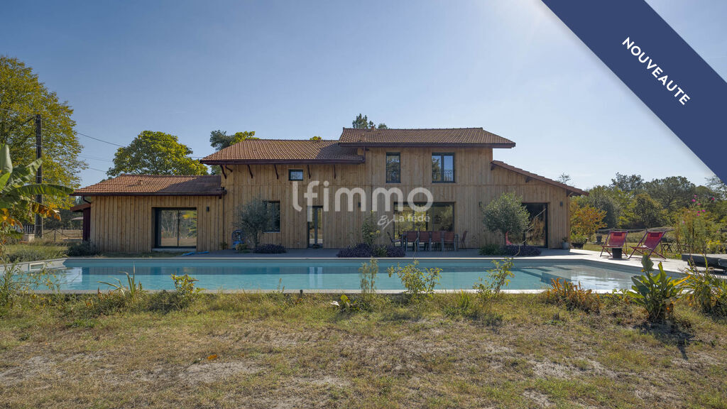 Exceptional estate in Le Barp Wooden property with swimming pool in a natural setting in Le Barp, France.
