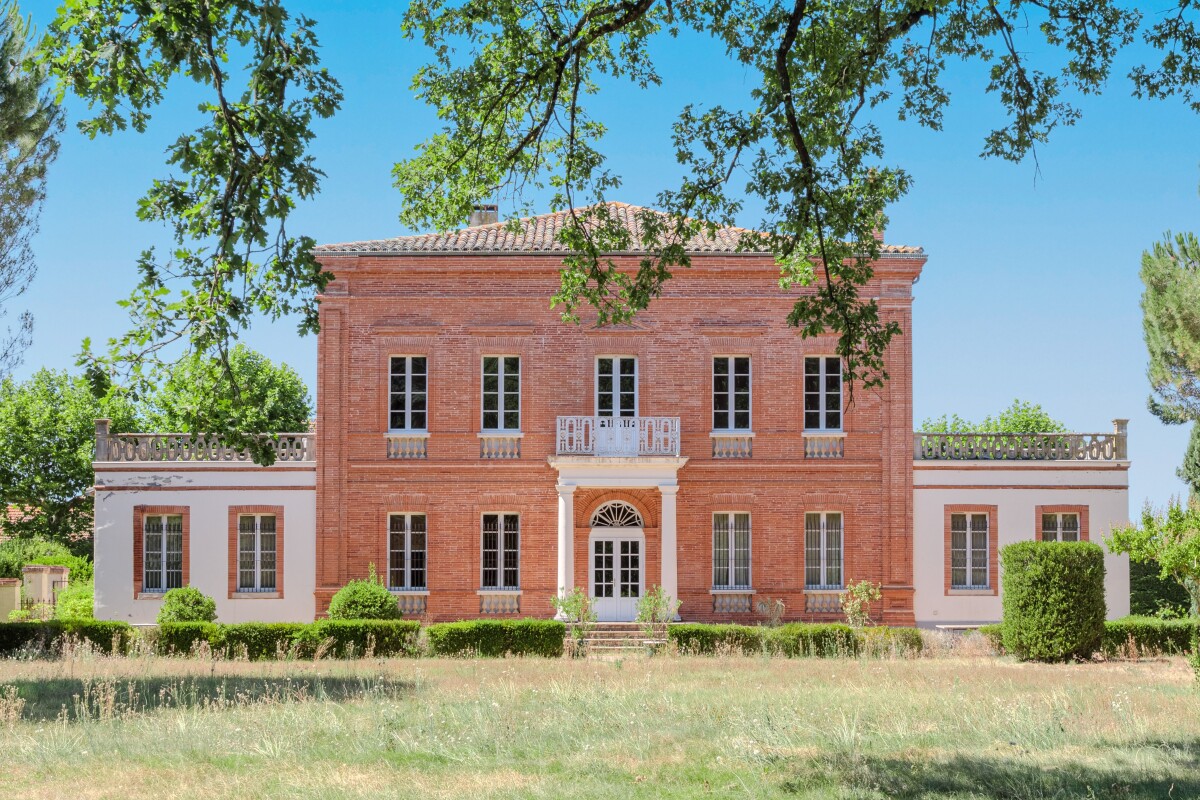 Maison de maître à Fenouillet Maison de maître du XIXe siècle à Fenouillet avec parc et piscine