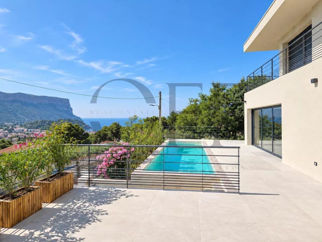 Villa contemporaine avec piscine et vue sur la mer à Cassis